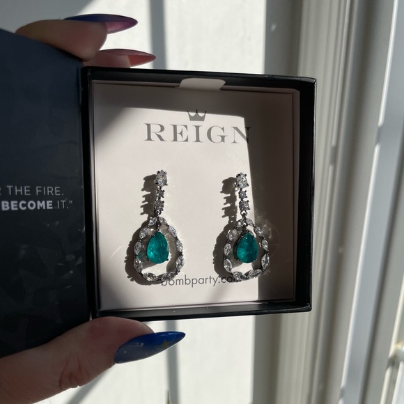 Bomb Party Reign Villain Moments in the Mirror Earrings - Picture 7 of 10